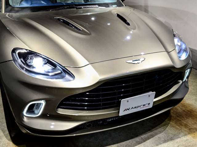 アストンマーティン ＤＢＸ ４．０ ４ＷＤ R3年 () 99