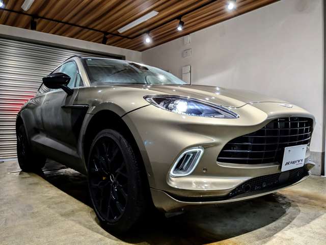 アストンマーティン ＤＢＸ ４．０ ４ＷＤ R3年 () 99