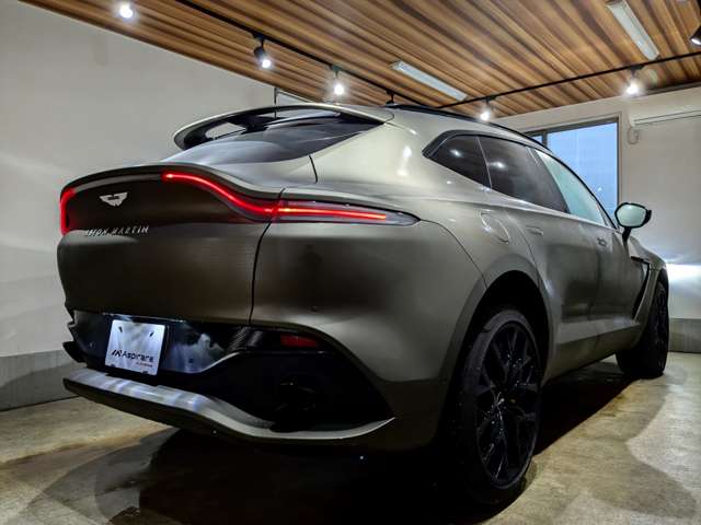 アストンマーティン ＤＢＸ ４．０ ４ＷＤ R3年 () 99