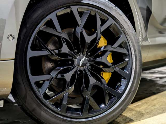 アストンマーティン ＤＢＸ ４．０ ４ＷＤ R3年 () 99