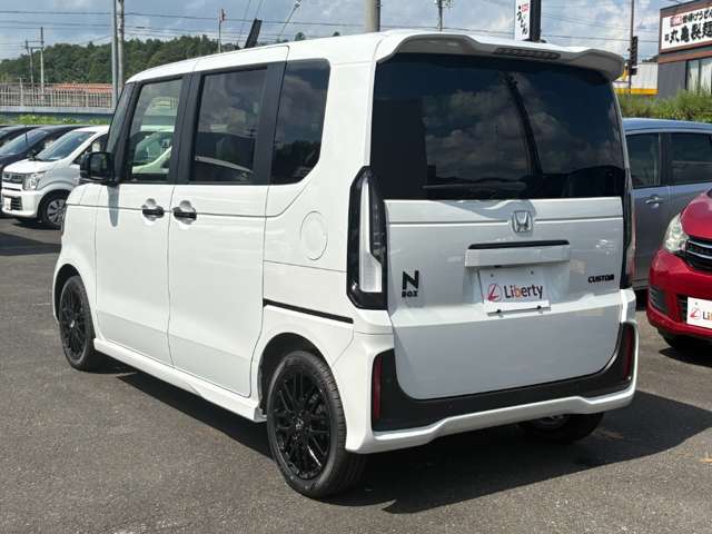 ホンダ Ｎ　ＢＯＸ カスタム ６６０ ターボ ブラック スタイル R8年 (近畿) 99