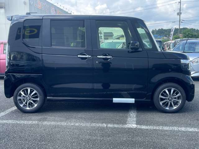 ホンダ Ｎ　ＢＯＸ カスタム ６６０ ４ＷＤ R8年 (近畿) 99