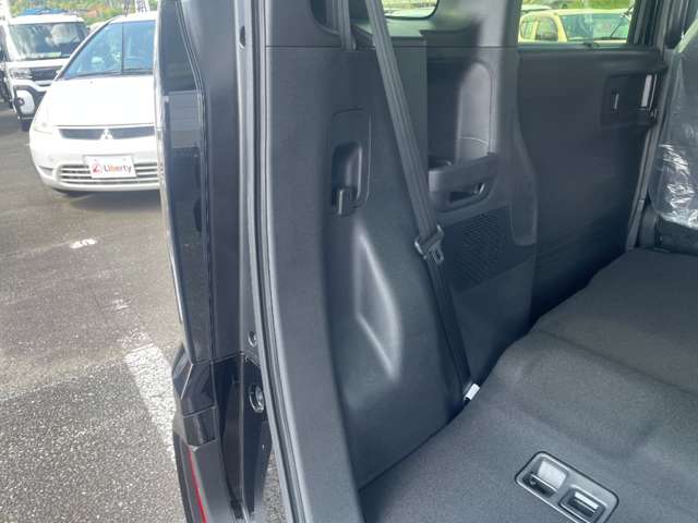 ホンダ Ｎ　ＢＯＸ カスタム ６６０ ４ＷＤ R8年 (近畿) 99