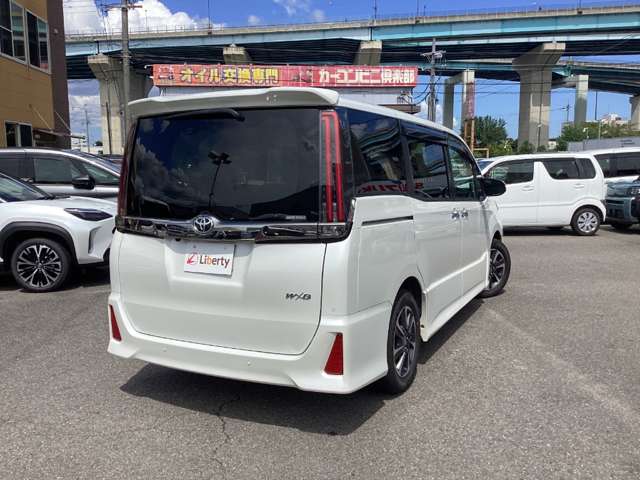 トヨタ ノア ２．０ ＳＩ ＷＸＢＩＩＩ R3年 (近畿) 99