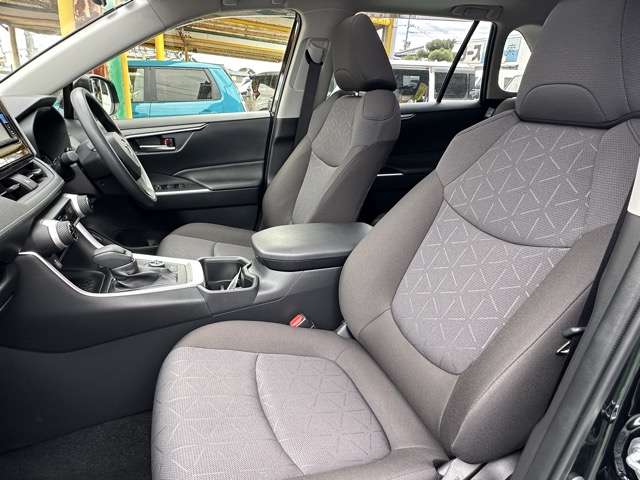 トヨタ ＲＡＶ４ ２．５ ハイブリッド Ｘ Ｅ－ＦＯＵＲ ４ＷＤ R6年 (東海) 99