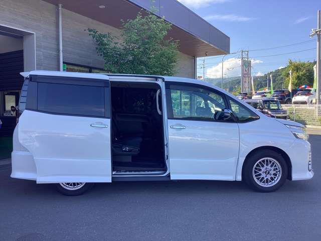トヨタ ヴォクシー ２．０ ＺＳ 煌 H27年 (東北) 99