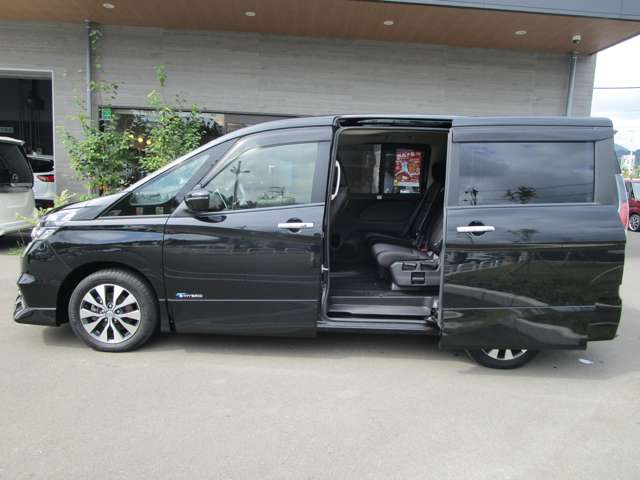 日産 セレナ ２．０ ハイウェイスター H28年 (東北) 99