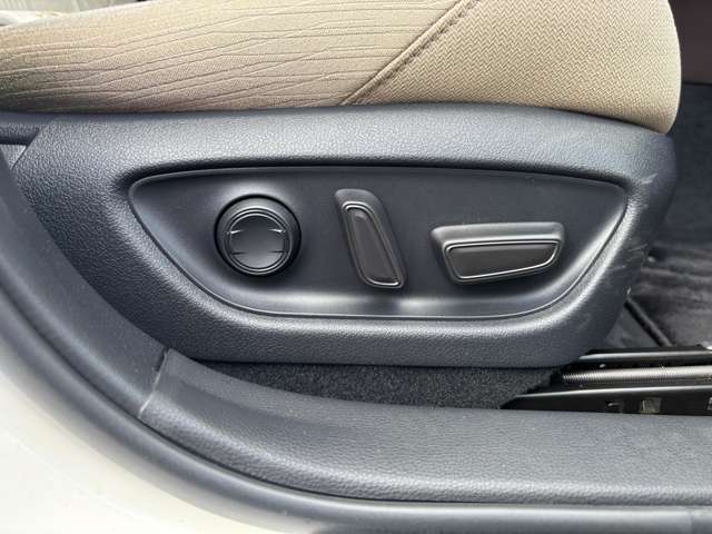 トヨタ クラウン　ハイブリッド ハイブリッド ２．５ Ｇ R1年 (東北) 99