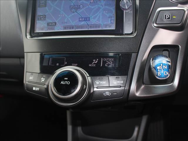 トヨタ プリウスΑ １．８ Ｇ チューン ブラック H25年 (関東) 99