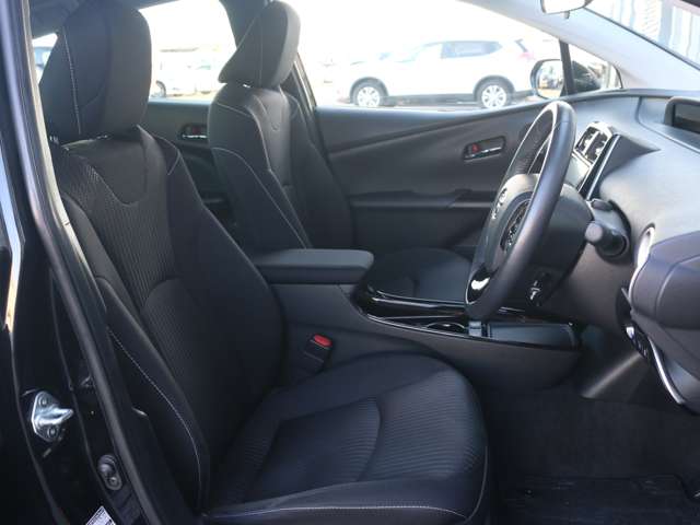 トヨタ プリウスＰＨＶ １．８ Ａ R1年 (近畿) 99