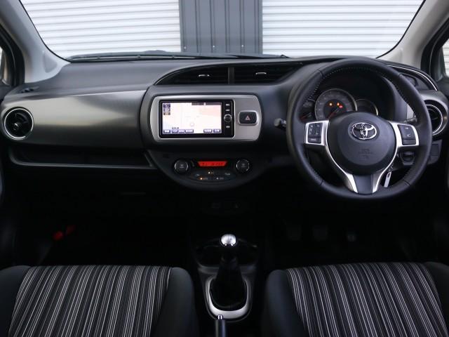 トヨタ ヴィッツ １．５ ＲＳ H28年 (近畿) 99