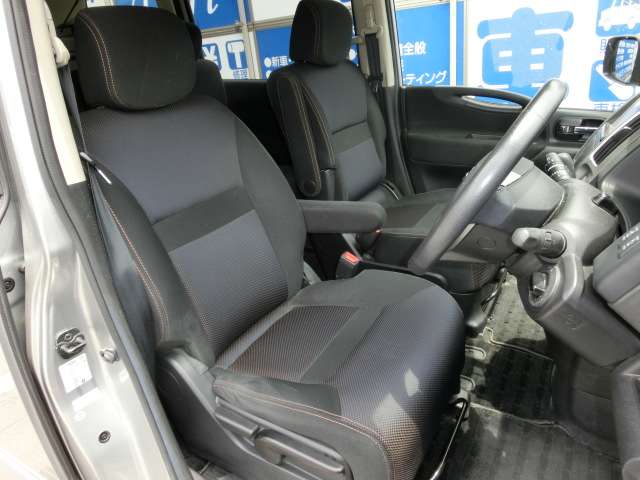 日産 セレナ ２．０ ハイウェイスター Ｖセレクション H21年 (近畿) 99