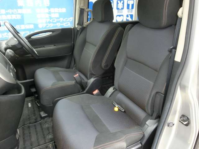 日産 セレナ ２．０ ハイウェイスター Ｖセレクション H21年 (近畿) 99
