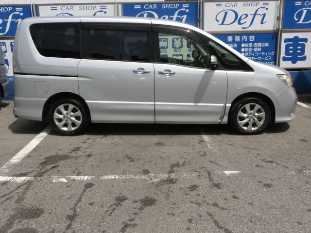 日産 セレナ ２．０ ハイウェイスター Ｖセレクション H24年 (近畿) 99