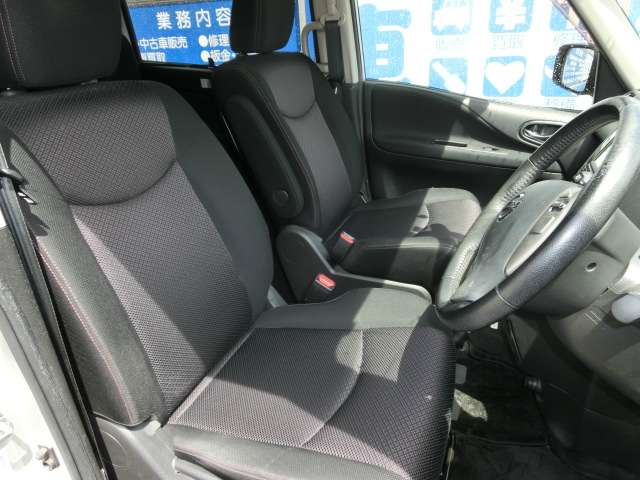 日産 セレナ ２．０ ハイウェイスター Ｖセレクション H24年 (近畿) 99