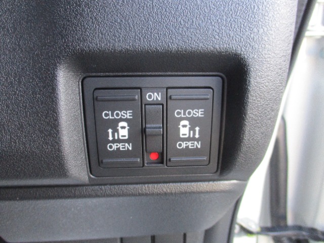 ホンダ Ｎ　ＢＯＸ カスタム ６６０ R8年 (関東) 99