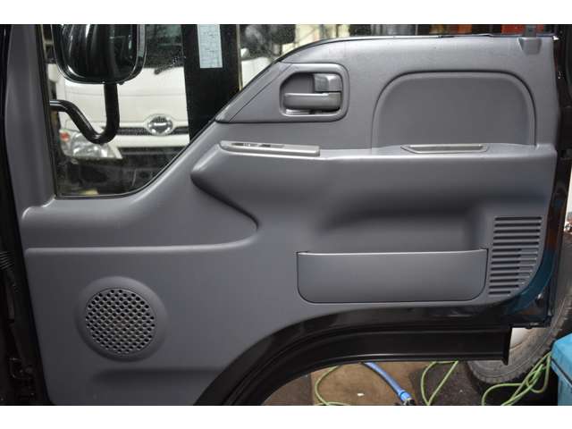 いすゞ エルフ ３．０ ダブルキャブ フラットロー ディーゼルターボ H23年 (近畿) 99