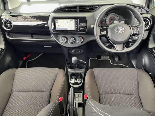 トヨタ ヴィッツ １．３ Ｆ セーフティ エディションＩＩＩ R1年 () 99