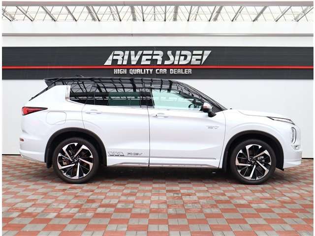 三菱 アウトランダーＰＨＥＶ ＰＨＥＶ ２．４ Ｐ ４ＷＤ R4年 (関東) 99