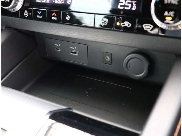 三菱 アウトランダーＰＨＥＶ ＰＨＥＶ ２．４ Ｐ ４ＷＤ R4年 (関東) 99