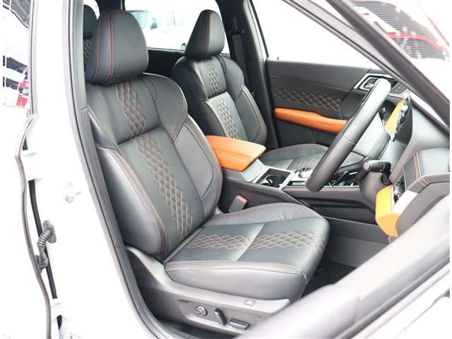 三菱 アウトランダーＰＨＥＶ ＰＨＥＶ ２．４ Ｐ ４ＷＤ R4年 (関東) 99