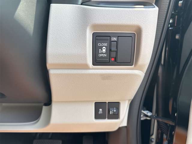 ホンダ Ｎ　ＢＯＸ ６６０ R8年 (近畿) 99