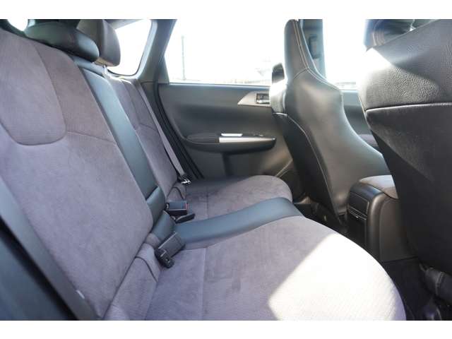 スバル インプレッサ ２．０ ＷＲＸ ４ＷＤ H21年 (近畿) 99