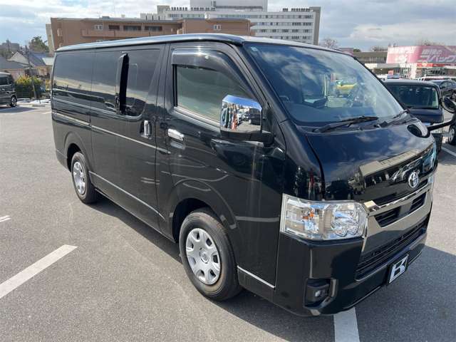 トヨタ ハイエースバン ２．０ スーパーＧＬ ダークプライムＩＩ ロングボディ R5年 (近畿) 99