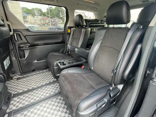 トヨタ ヴェルファイア ２．４ Ｚ ゴールデンアイズＩＩ H25年 (近畿) 99