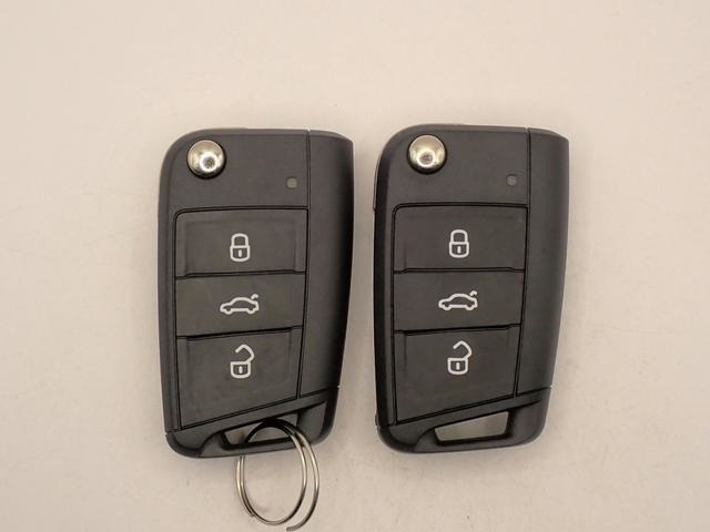 フォルクスワーゲン Ｔ－ＣＲＯＳＳ ＴＳＩ アクティブ R5年 (近畿) 99