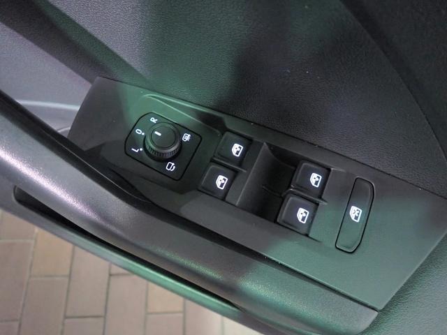 フォルクスワーゲン Ｔ－ＣＲＯＳＳ ＴＳＩ アクティブ R5年 (近畿) 99