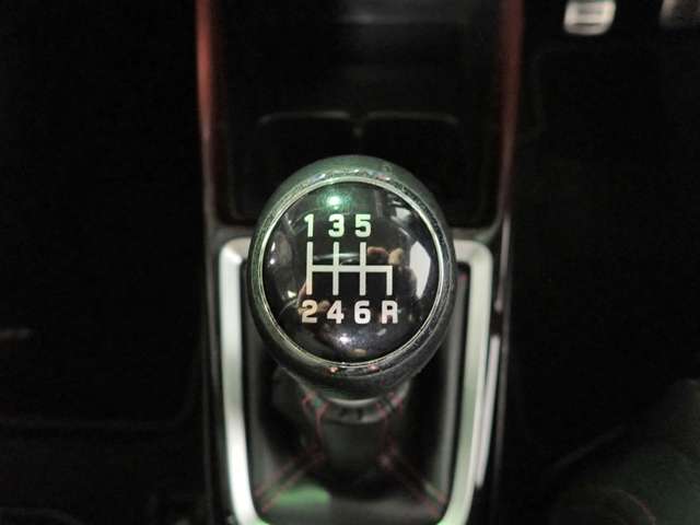 スズキ スイフト スポーツ １．４ スズキセーフティサポート非装着車 R5年 (近畿) 99