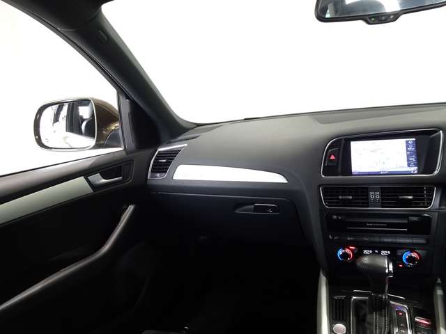 アウディ Ｑ５ ２．０ ＴＦＳＩ クワトロ Ｓラインパッケージ ４ＷＤ H26年 (関東) 99