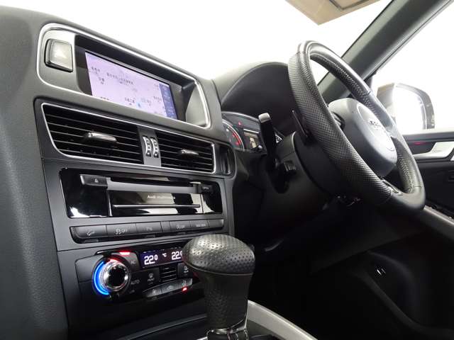 アウディ Ｑ５ ２．０ ＴＦＳＩ クワトロ Ｓラインパッケージ ４ＷＤ H26年 (関東) 99