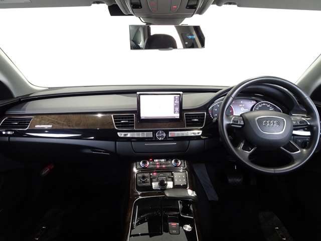 アウディ Ａ８ ３．０ ＴＦＳＩ クワトロ ４ＷＤ H25年 (関東) 99