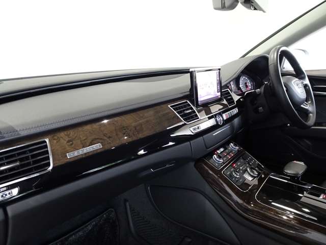 アウディ Ａ８ ３．０ ＴＦＳＩ クワトロ ４ＷＤ H25年 (関東) 99