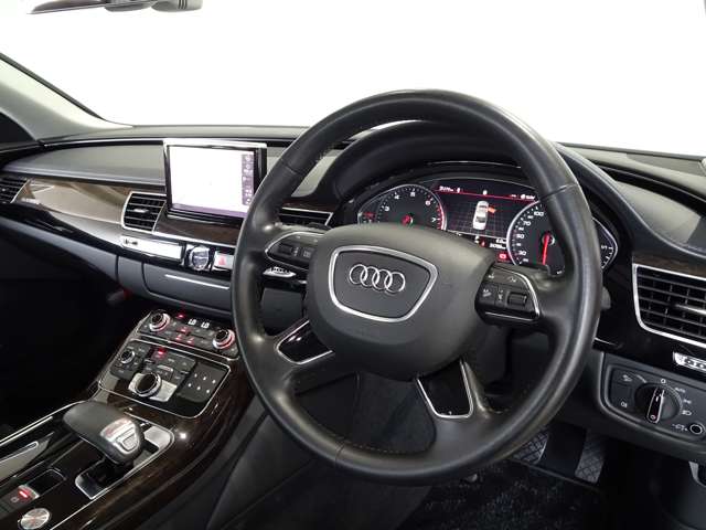 アウディ Ａ８ ３．０ ＴＦＳＩ クワトロ ４ＷＤ H25年 (関東) 99