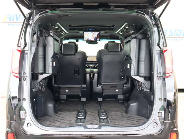 トヨタ アルファード　ハイブリッド ハイブリッド ２．５ エグゼクティブ ラウンジ Ｓ Ｅ－ＦＯＵＲ ４ＷＤ R3年 (関東) 99