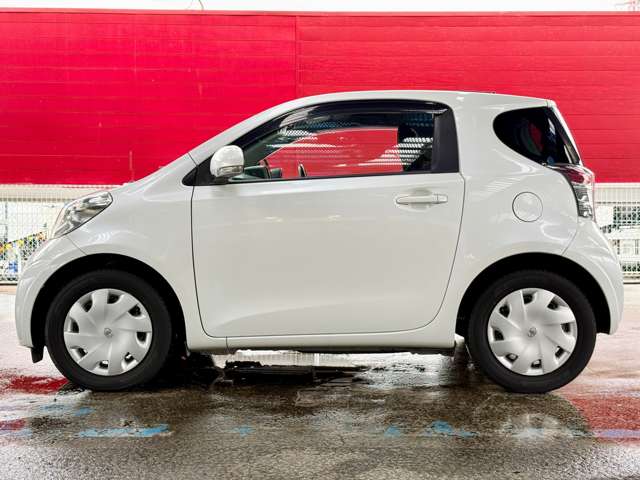 トヨタ ｉＱ １．３ １３０Ｇ H22年 (関東) 99