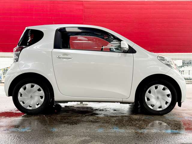 トヨタ ｉＱ １．３ １３０Ｇ H22年 (関東) 99