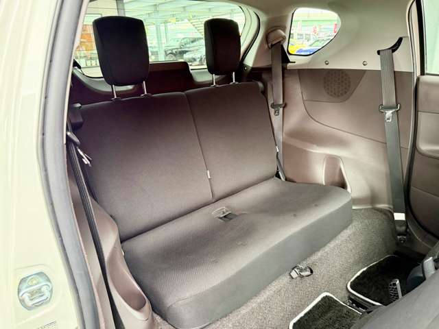 トヨタ ｉＱ １．３ １３０Ｇ H22年 (関東) 99