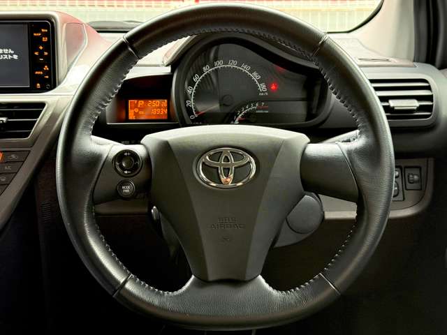 トヨタ ｉＱ １．３ １３０Ｇ H22年 (関東) 99