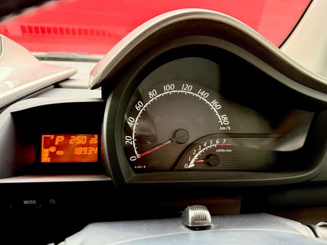 トヨタ ｉＱ １．３ １３０Ｇ H22年 (関東) 99