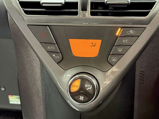 トヨタ ｉＱ １．３ １３０Ｇ H22年 (関東) 99
