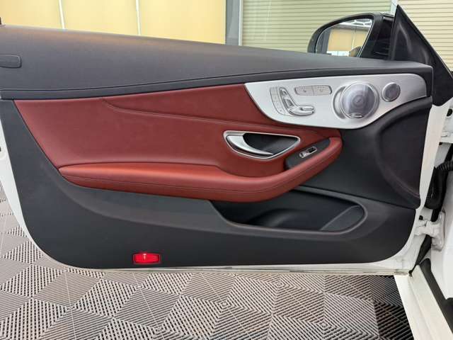 ＡＭＧ Ｃクラスカブリオレ Ｃ４３ ４マチック ４ＷＤ H29年 (関東) 99