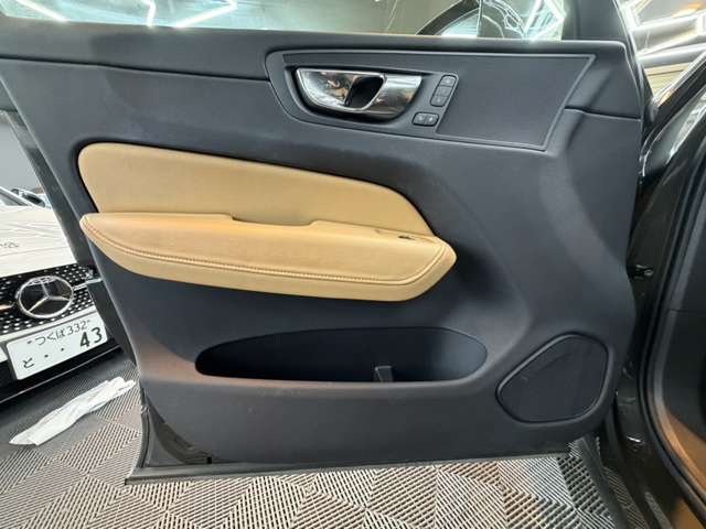 ボルボ ＸＣ６０ Ｔ５ ＡＷＤ インスクリプション ４ＷＤ H29年 (関東) 99