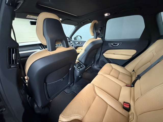 ボルボ ＸＣ６０ Ｔ５ ＡＷＤ インスクリプション ４ＷＤ H29年 (関東) 99