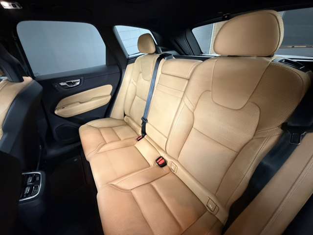 ボルボ ＸＣ６０ Ｔ５ ＡＷＤ インスクリプション ４ＷＤ H29年 (関東) 99