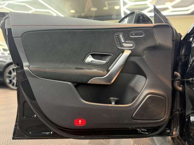 メルセデスベンツ ＣＬＡシューティングブレーク ＣＬＡ１８０ ＡＭＧライン R3年 (関東) 99