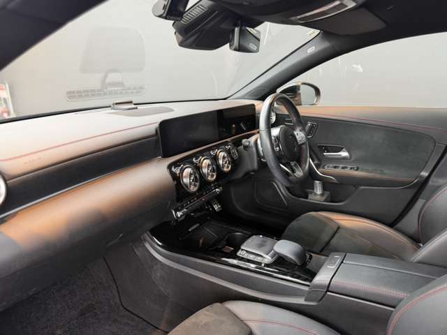 メルセデスベンツ ＣＬＡシューティングブレーク ＣＬＡ１８０ ＡＭＧライン R3年 (関東) 99